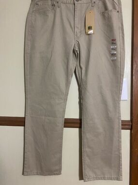 Levi's 514 Straight Pants in Beige